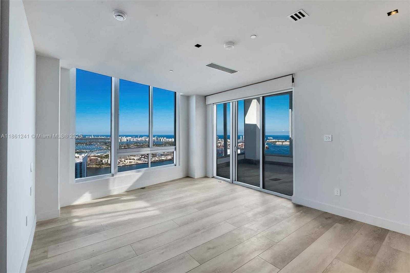 Small Image of 465 BRICKELL AVE #PH5701, Miami Number 49