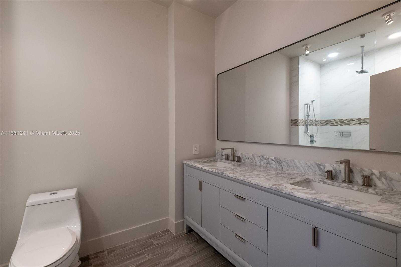 Small Image of 465 BRICKELL AVE #PH5701, Miami Number 52