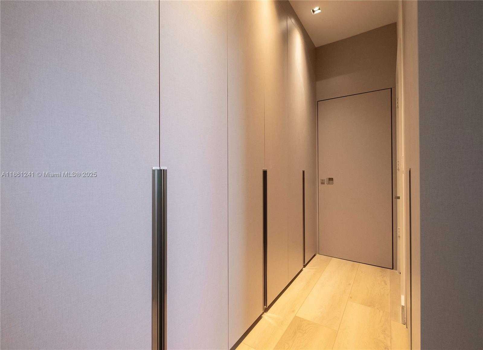 Small Image of 465 BRICKELL AVE #PH5701, Miami Number 53