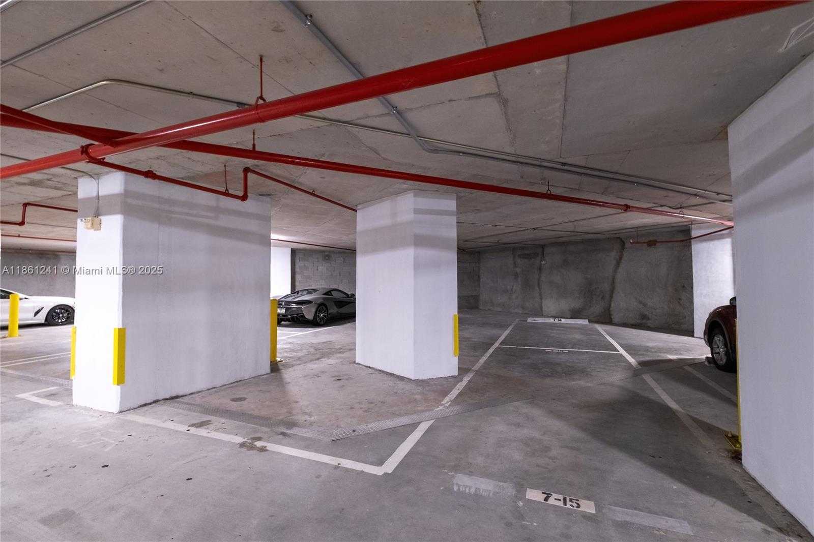 Small Image of 465 BRICKELL AVE #PH5701, Miami Number 54