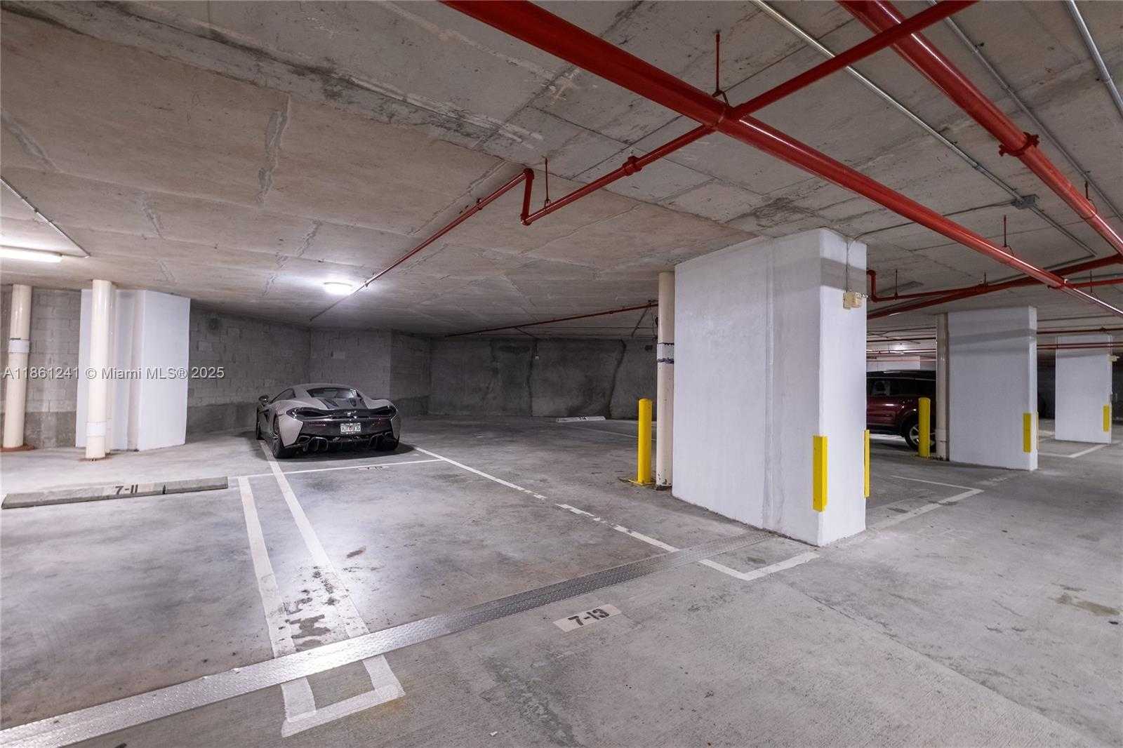 Small Image of 465 BRICKELL AVE #PH5701, Miami Number 55
