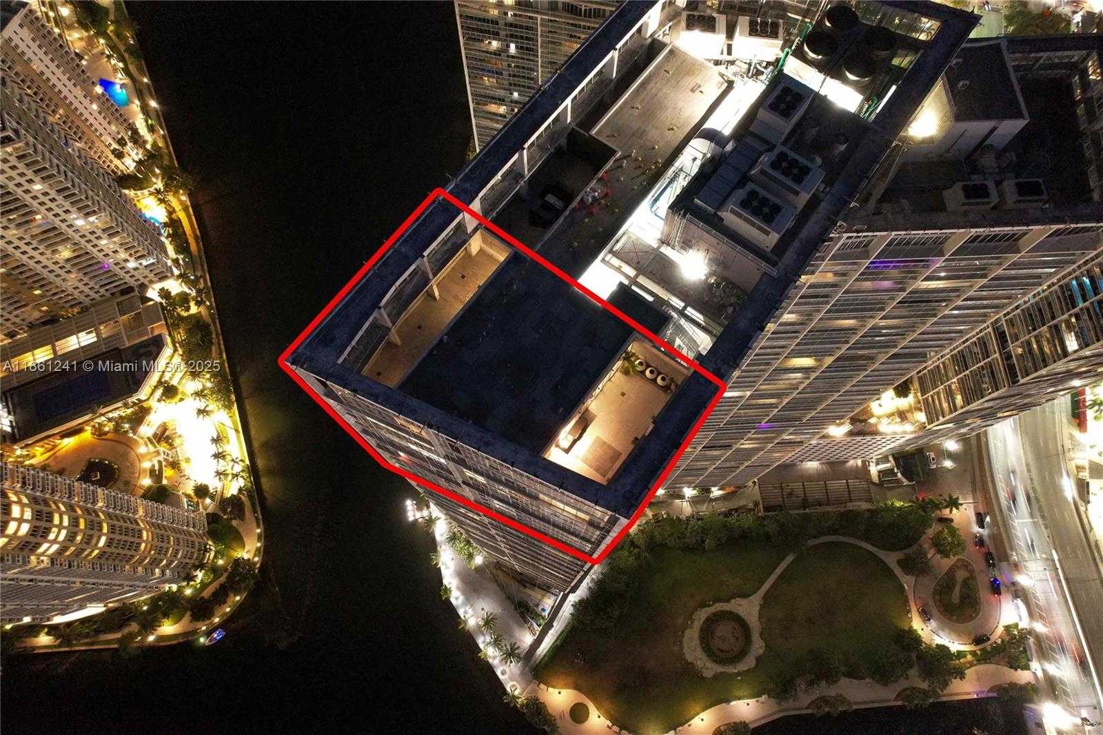 Small Image of 465 BRICKELL AVE #PH5701, Miami Number 8