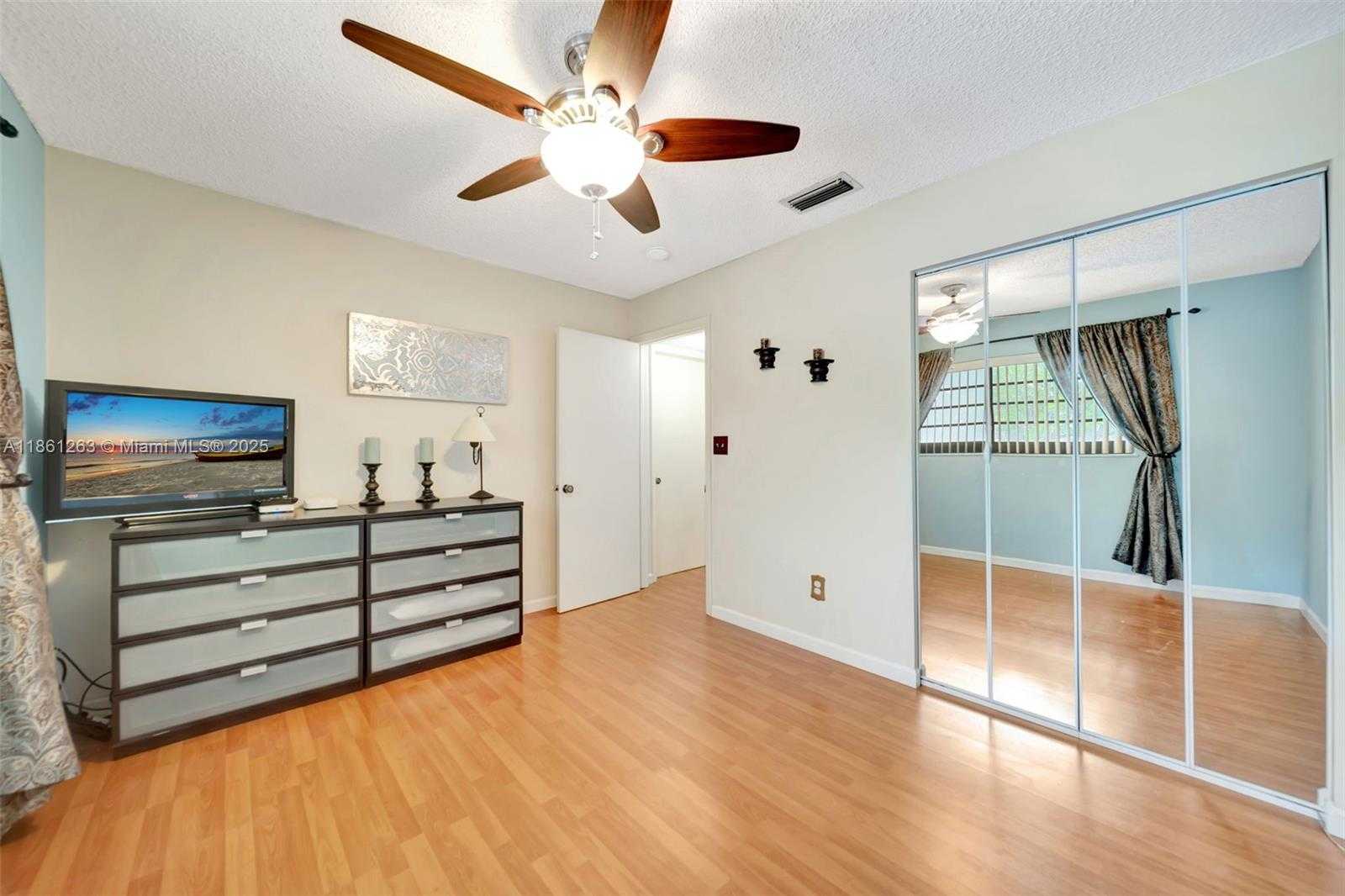 Small Image of 18224 MEDITERRANEAN BLVD #6-17, Hialeah Number 12
