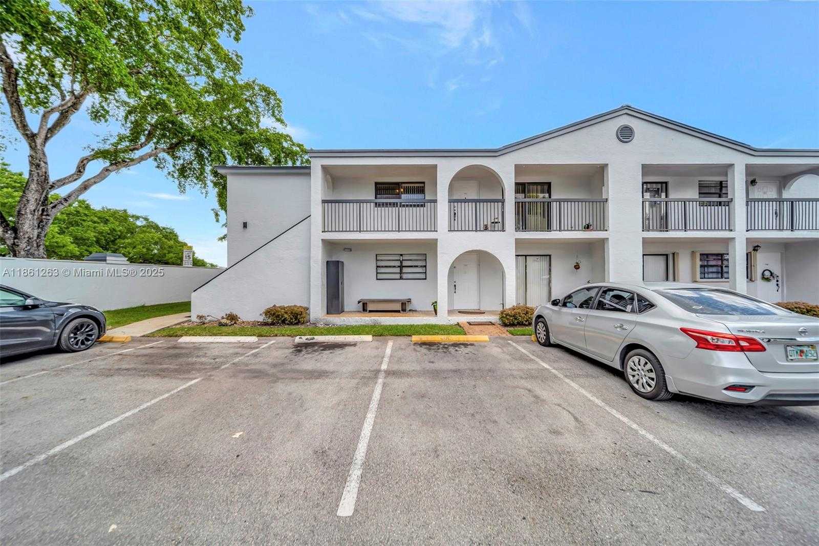 Small Image of 18224 MEDITERRANEAN BLVD #6-17, Hialeah Number 22