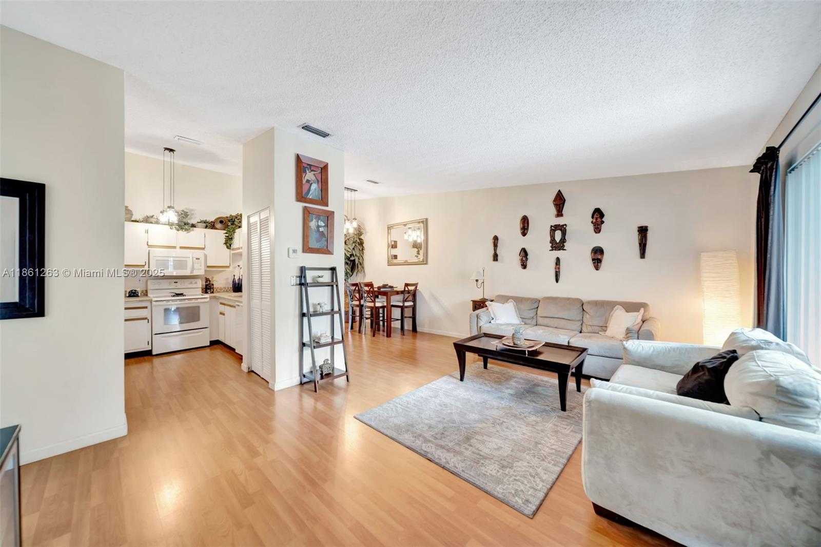 Small Image of 18224 MEDITERRANEAN BLVD #6-17, Hialeah Number 25