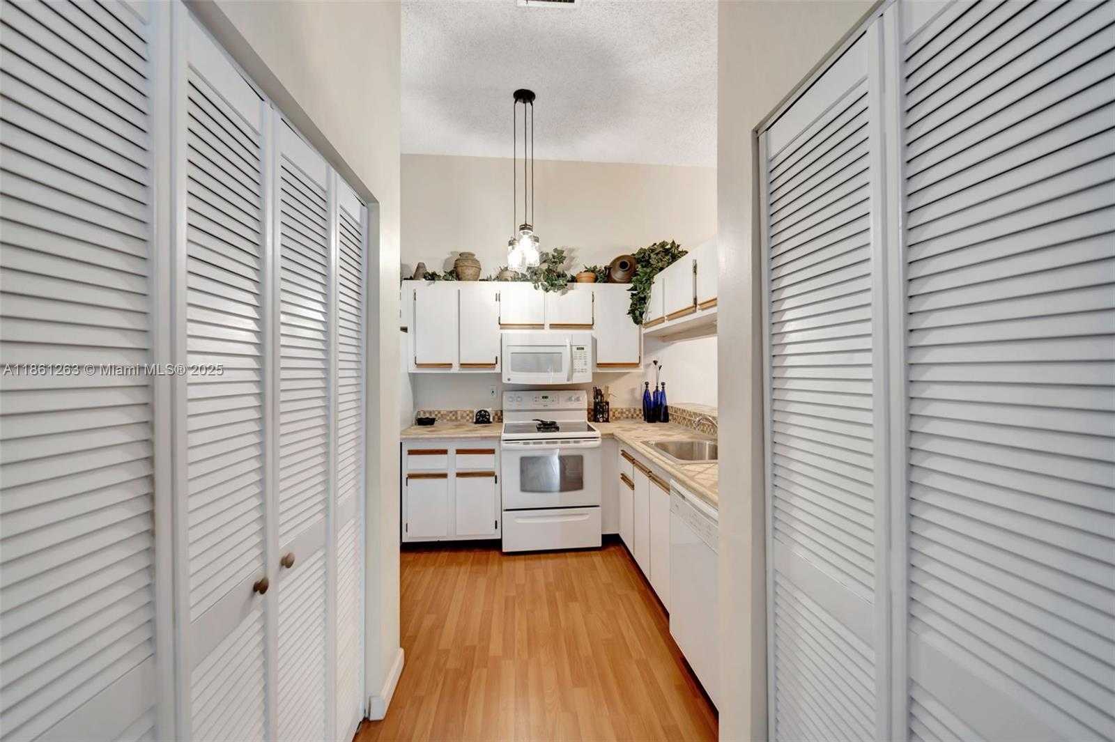 Small Image of 18224 MEDITERRANEAN BLVD #6-17, Hialeah Number 29