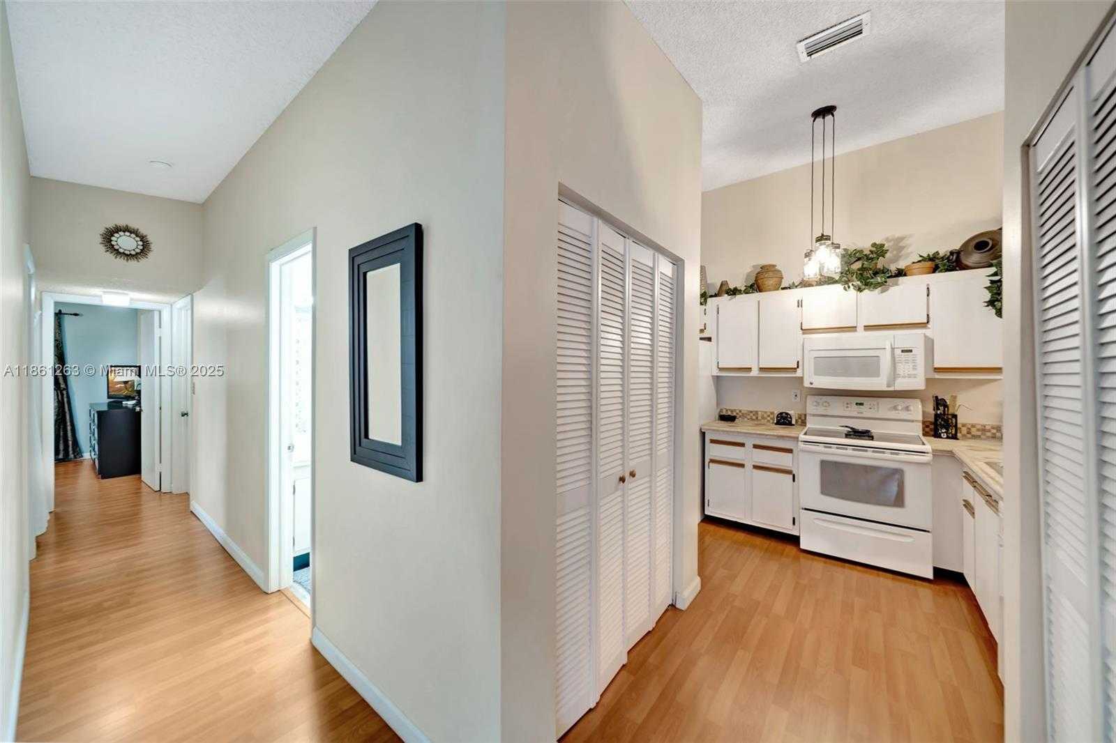 Small Image of 18224 MEDITERRANEAN BLVD #6-17, Hialeah Number 30