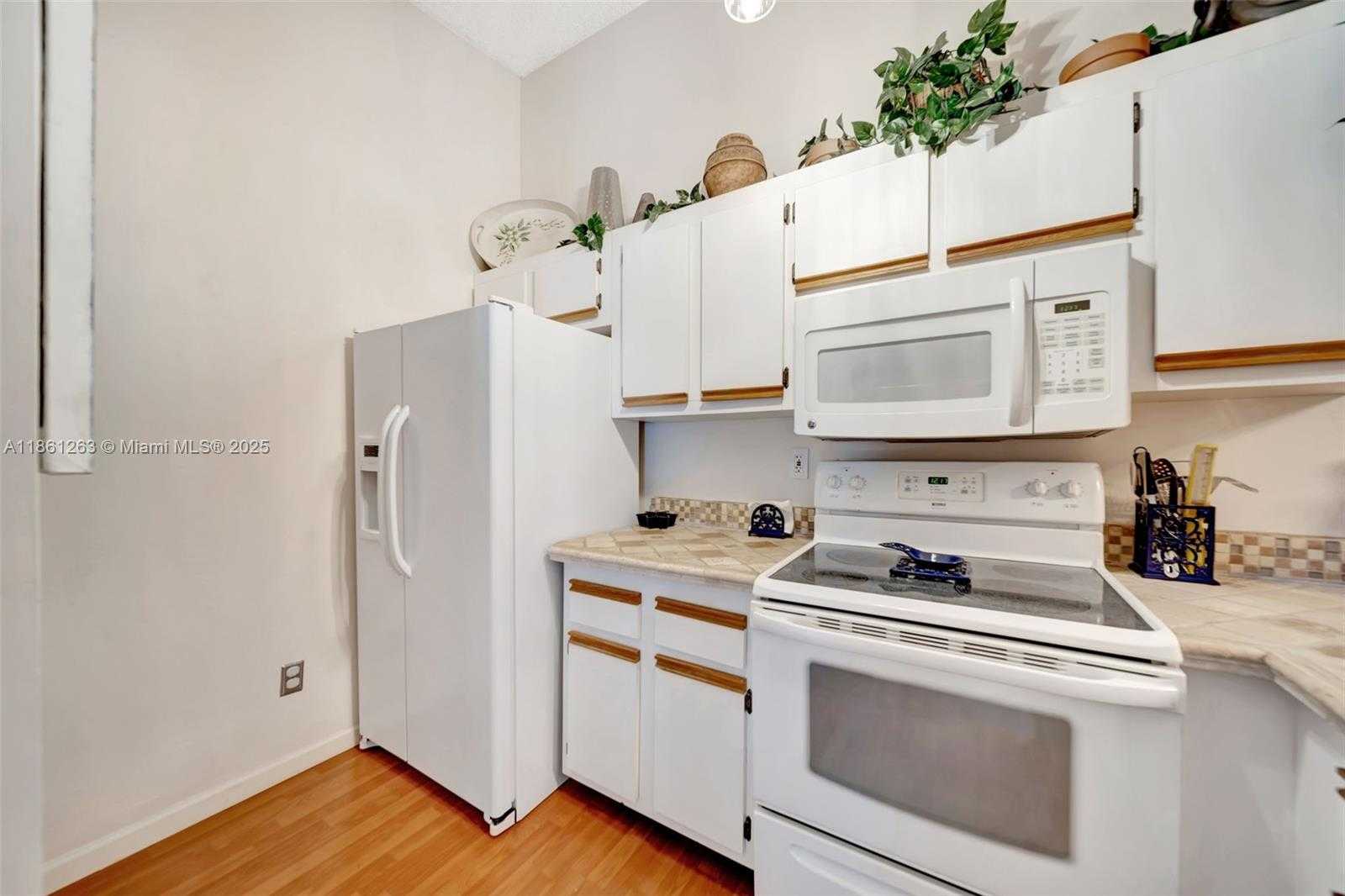 Small Image of 18224 MEDITERRANEAN BLVD #6-17, Hialeah Number 31