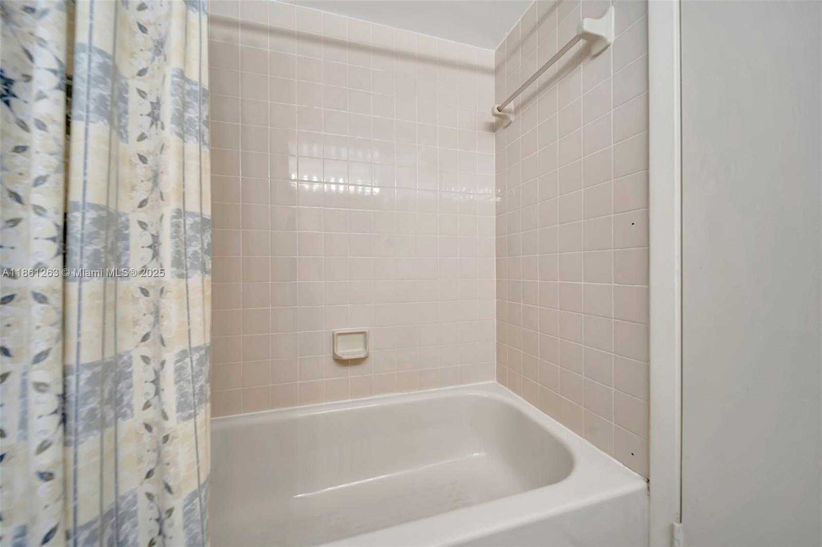 Small Image of 18224 MEDITERRANEAN BLVD #6-17, Hialeah Number 32
