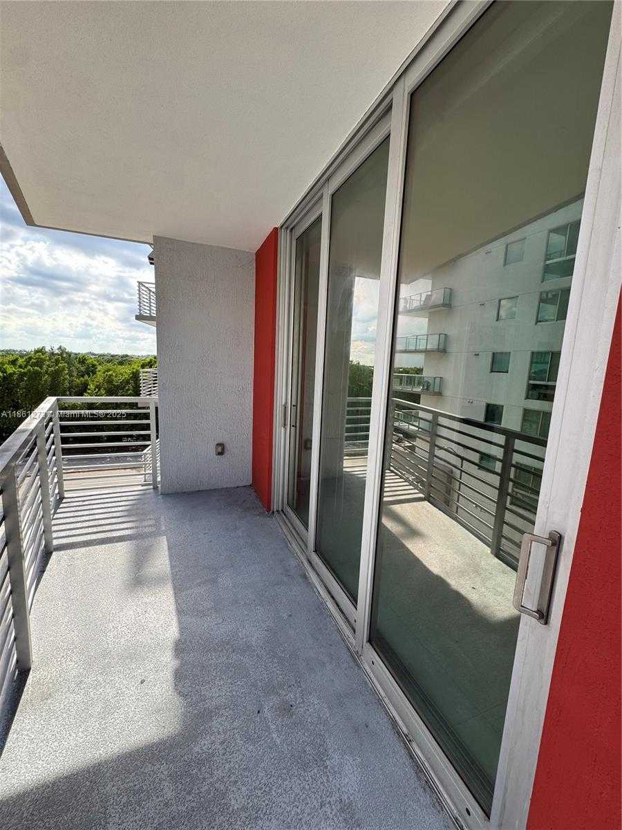 Small Image of Doral Number 26
