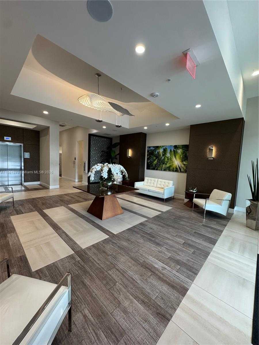 Small Image of Doral Number 35