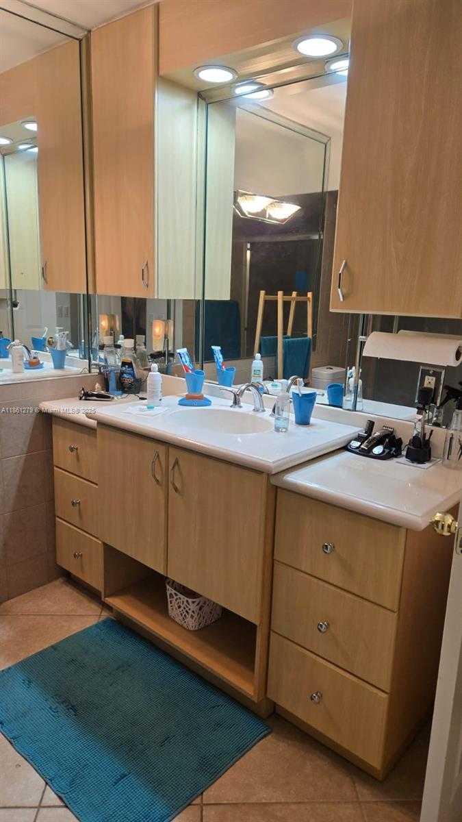 Small Image of 3558 MAGELLAN CIR #132, Aventura Number 17