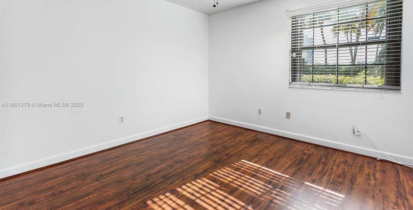 Small Image of 3558 MAGELLAN CIR #132, Aventura Number 25