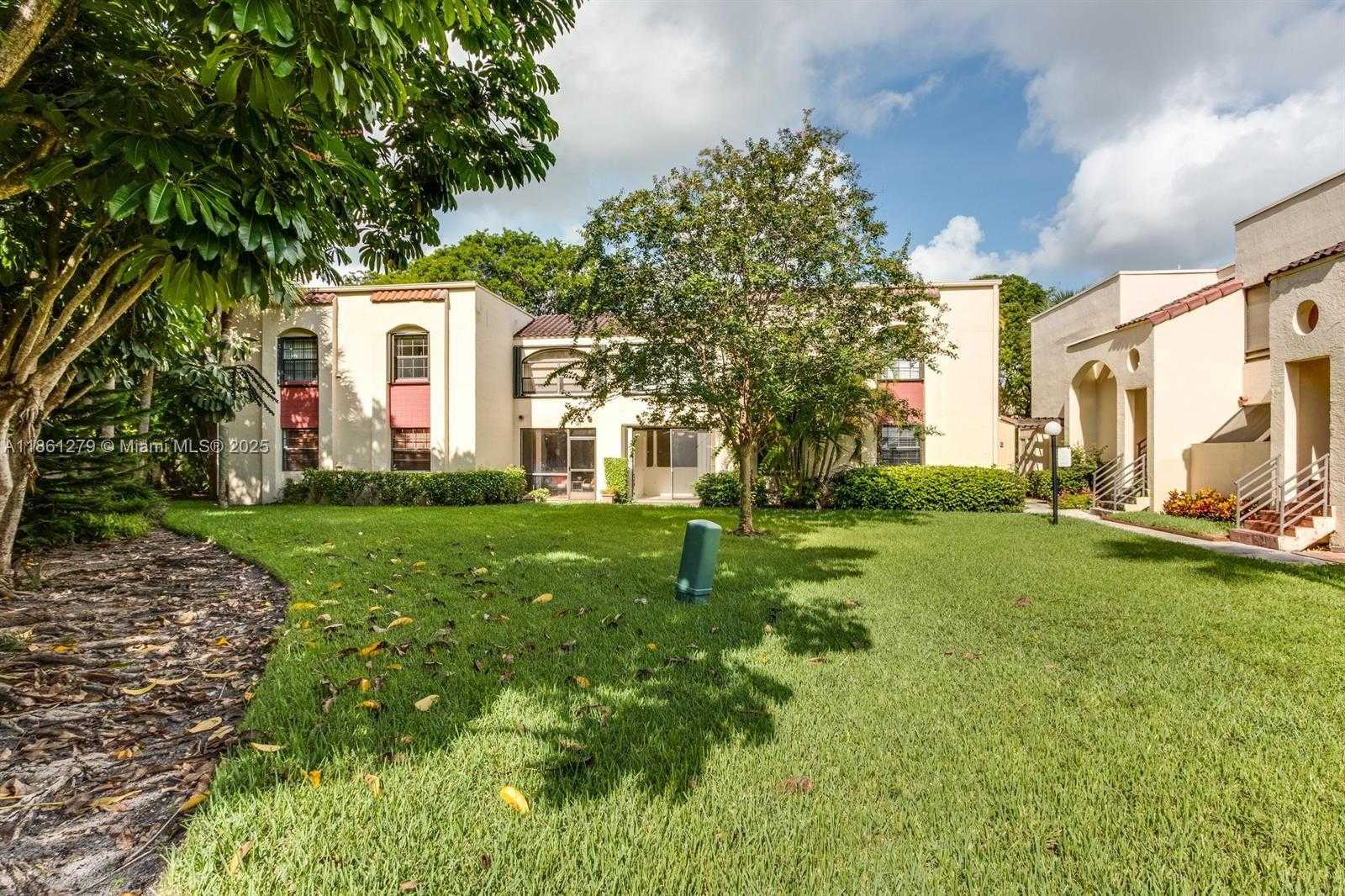 Small Image of 3558 MAGELLAN CIR #132, Aventura Number 38