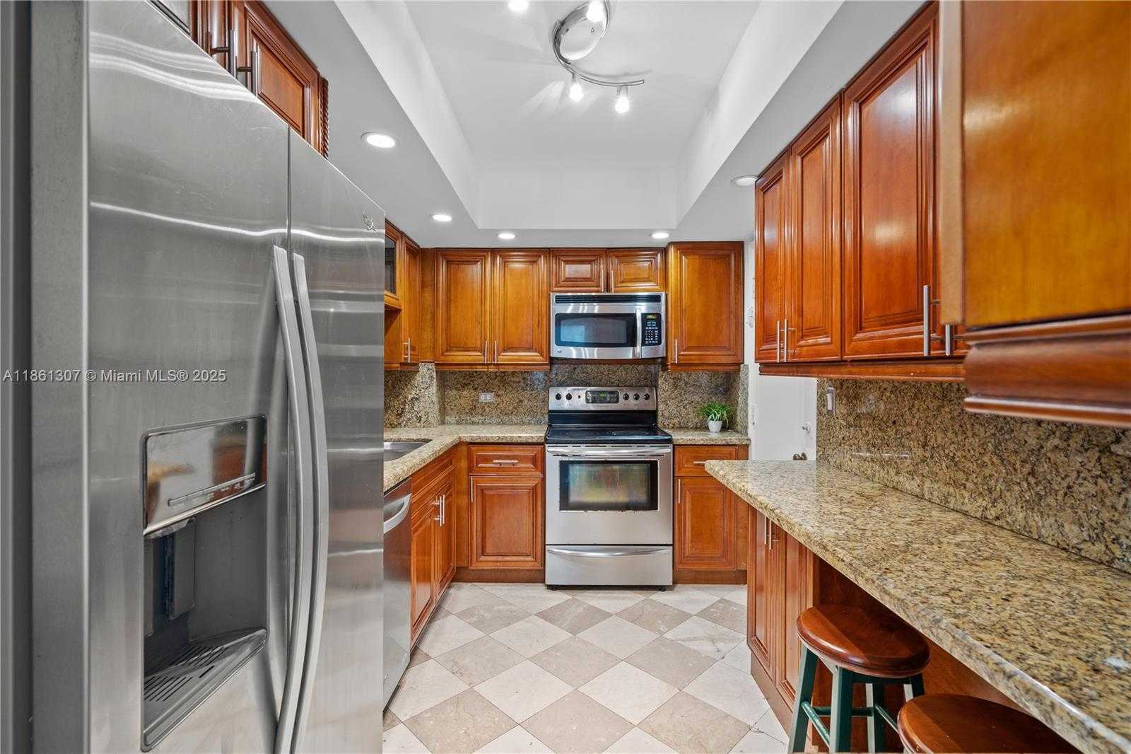 Small Image of 5005 COLLINS AVE #615, Miami Beach Number 13