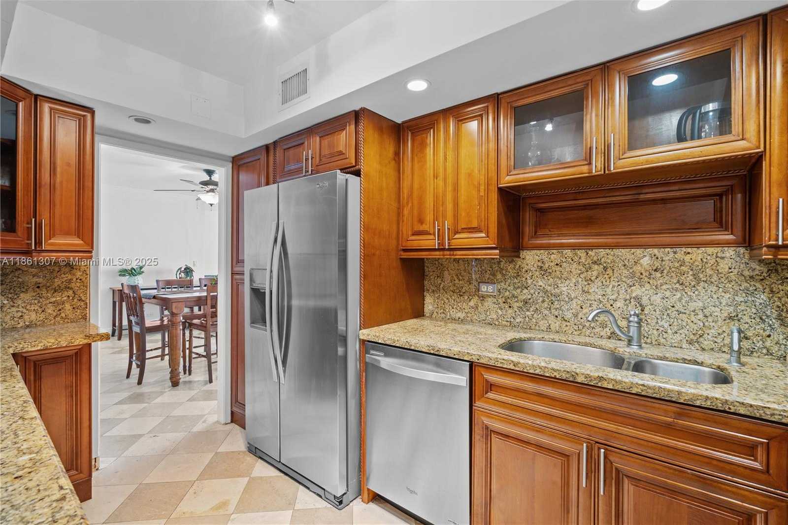 Small Image of 5005 COLLINS AVE #615, Miami Beach Number 17