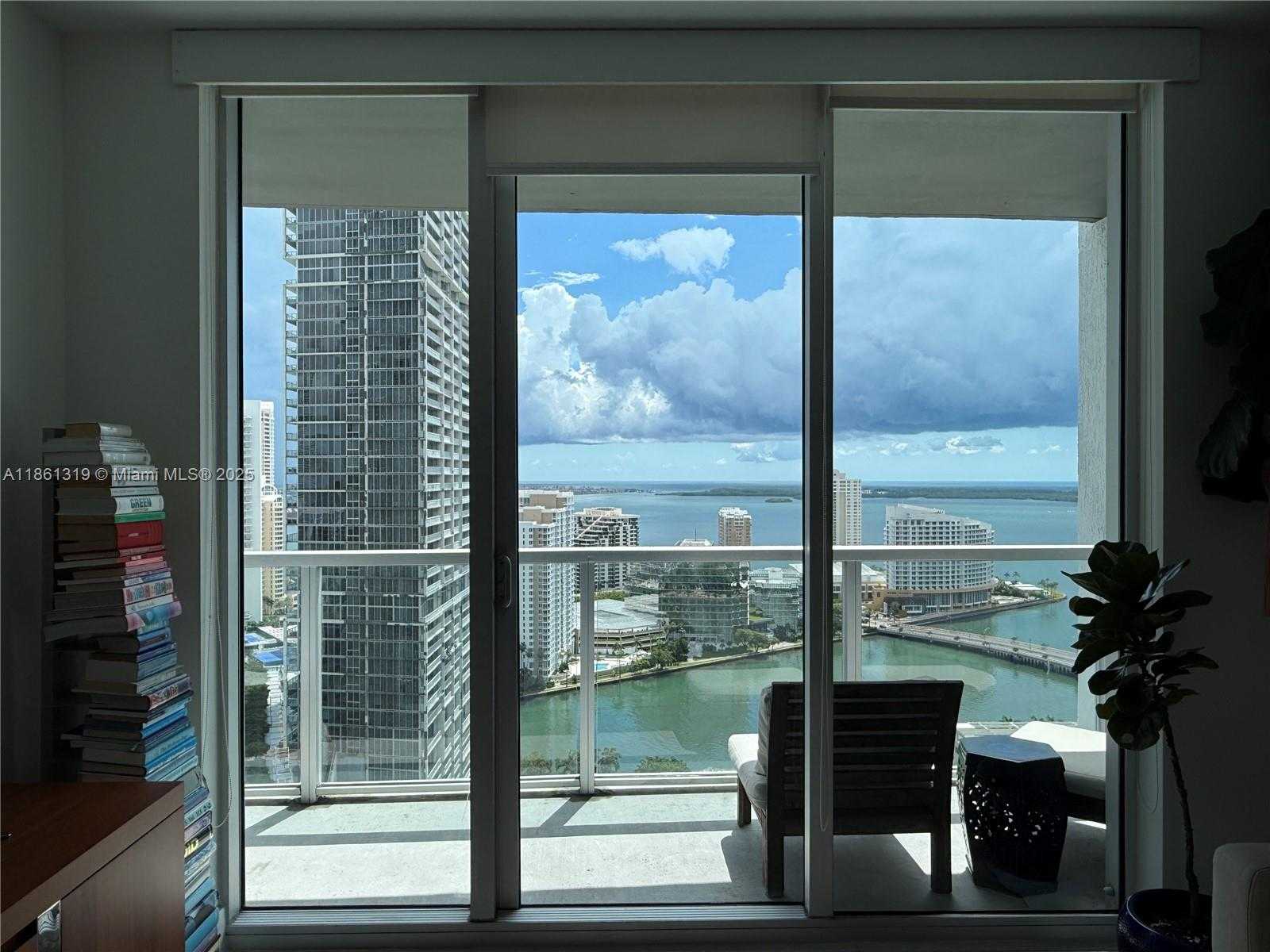 Small Image of 500 BRICKELL AVE #3100, Miami Number 6