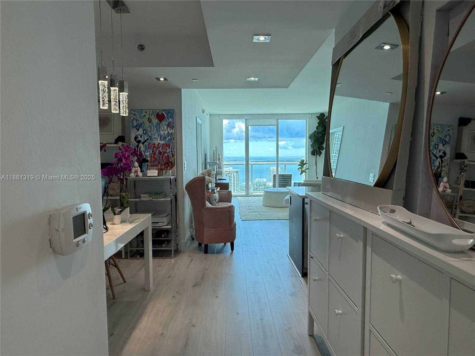 Small Image of 500 BRICKELL AVE #3100, Miami Number 8