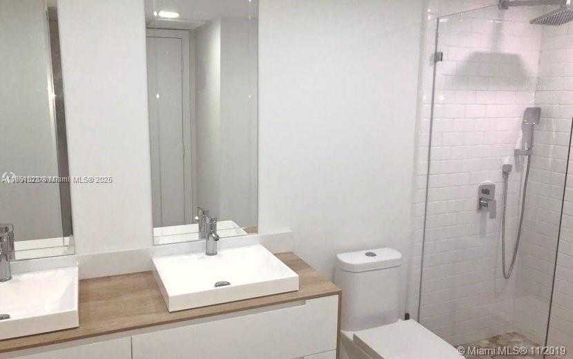 Small Image of 5600 COLLINS AVE #11W, Miami Beach Number 17