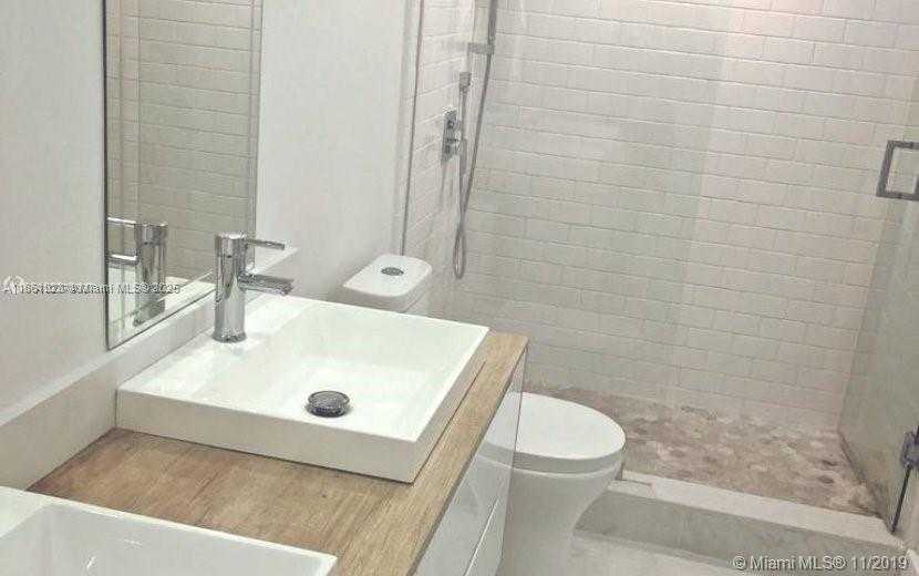Small Image of 5600 COLLINS AVE #11W, Miami Beach Number 18