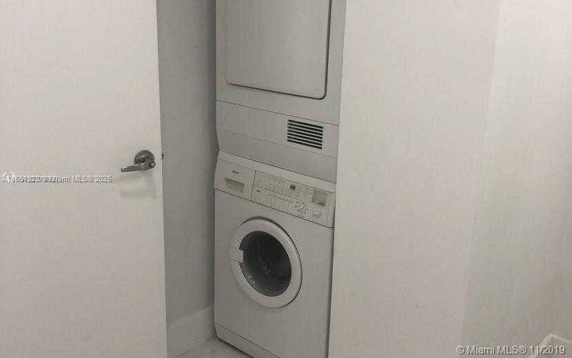 Small Image of 5600 COLLINS AVE #11W, Miami Beach Number 19