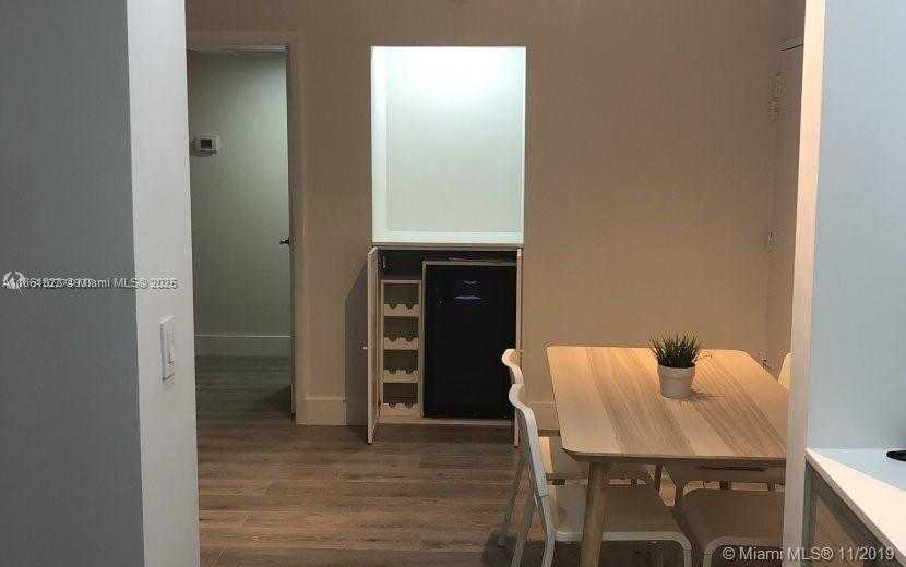 Small Image of 5600 COLLINS AVE #11W, Miami Beach Number 21