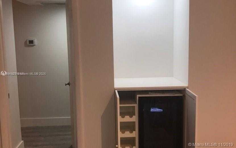 Small Image of 5600 COLLINS AVE #11W, Miami Beach Number 24