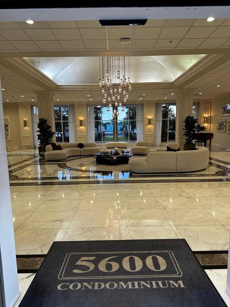 Small Image of 5600 COLLINS AVE #11W, Miami Beach Number 29