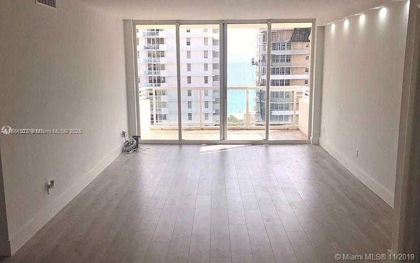 Small Image of 5600 COLLINS AVE #11W, Miami Beach Number 3