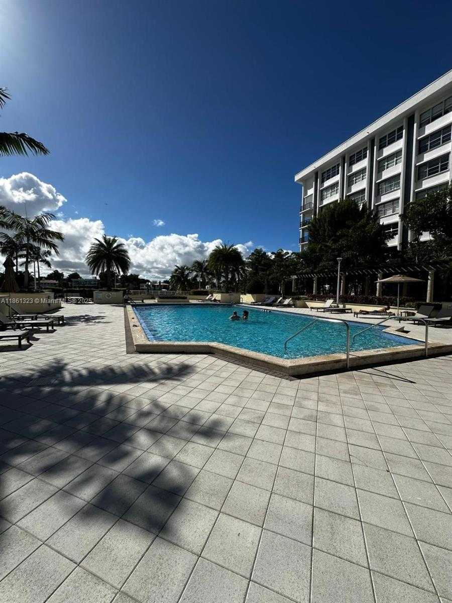 Small Image of 5600 COLLINS AVE #11W, Miami Beach Number 34