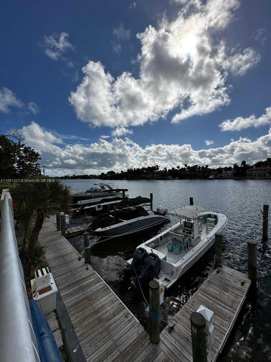 Small Image of 5600 COLLINS AVE #11W, Miami Beach Number 37