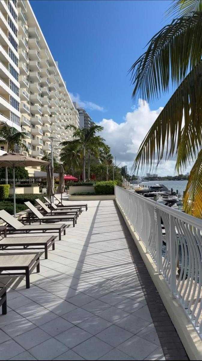 Small Image of 5600 COLLINS AVE #11W, Miami Beach Number 38