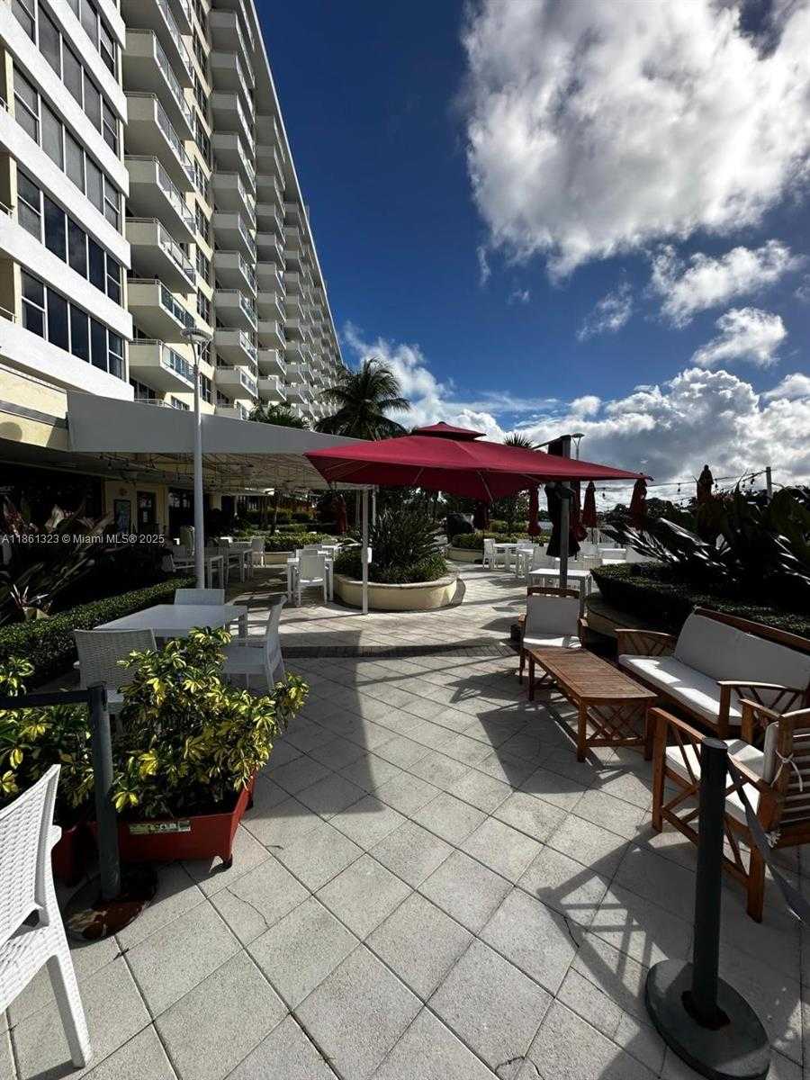 Small Image of 5600 COLLINS AVE #11W, Miami Beach Number 39