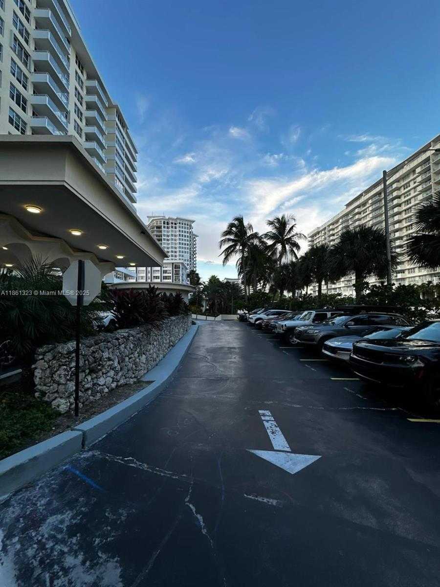 Small Image of 5600 COLLINS AVE #11W, Miami Beach Number 43