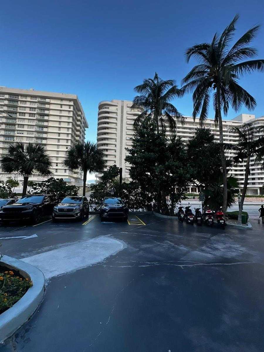 Small Image of 5600 COLLINS AVE #11W, Miami Beach Number 44