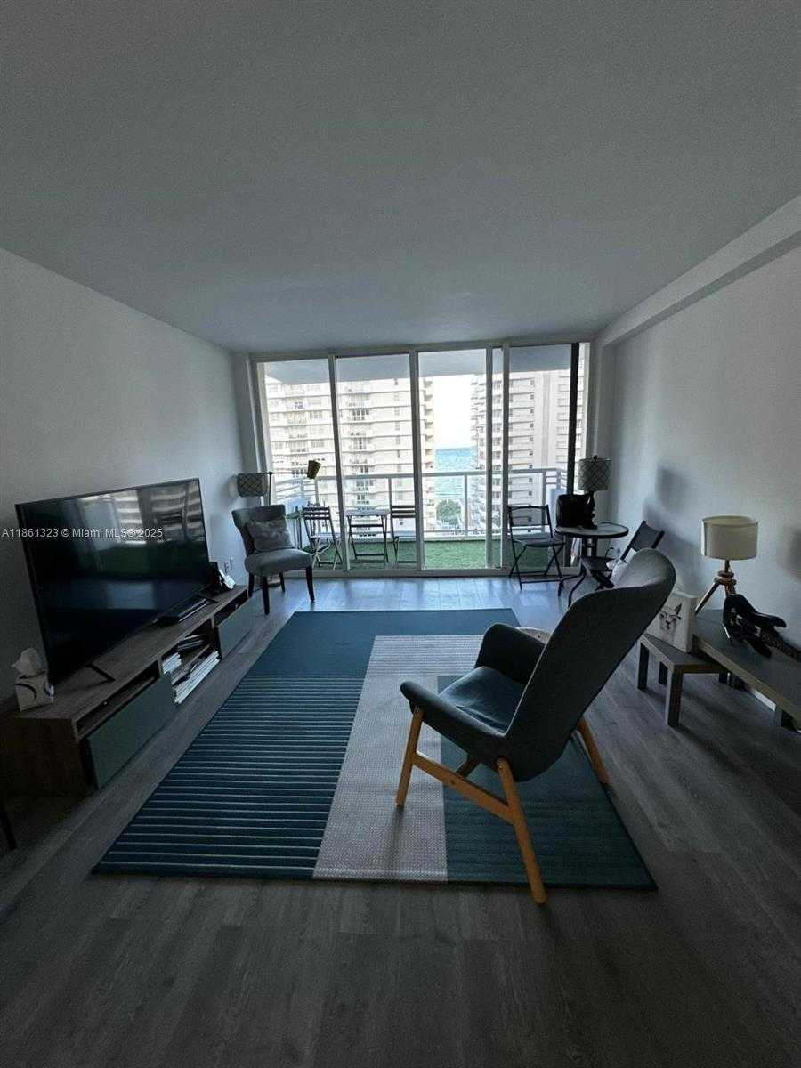 Small Image of 5600 COLLINS AVE #11W, Miami Beach Number 49