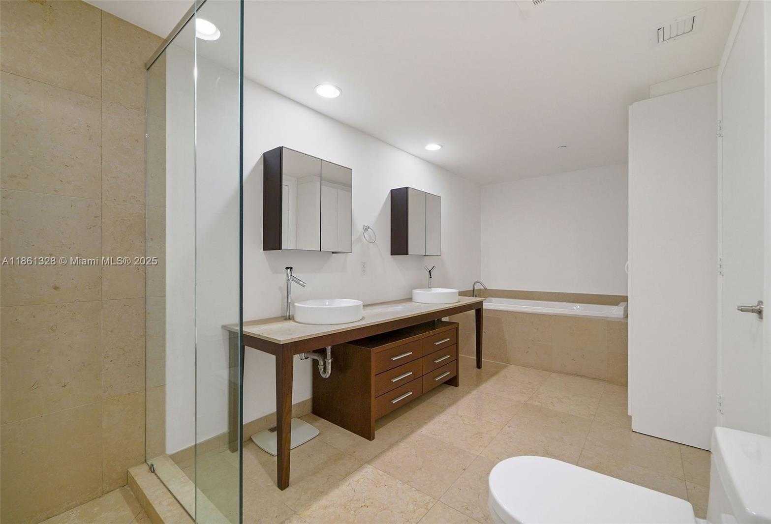 Small Image of 495 BRICKELL AVE #402, Miami Number 5