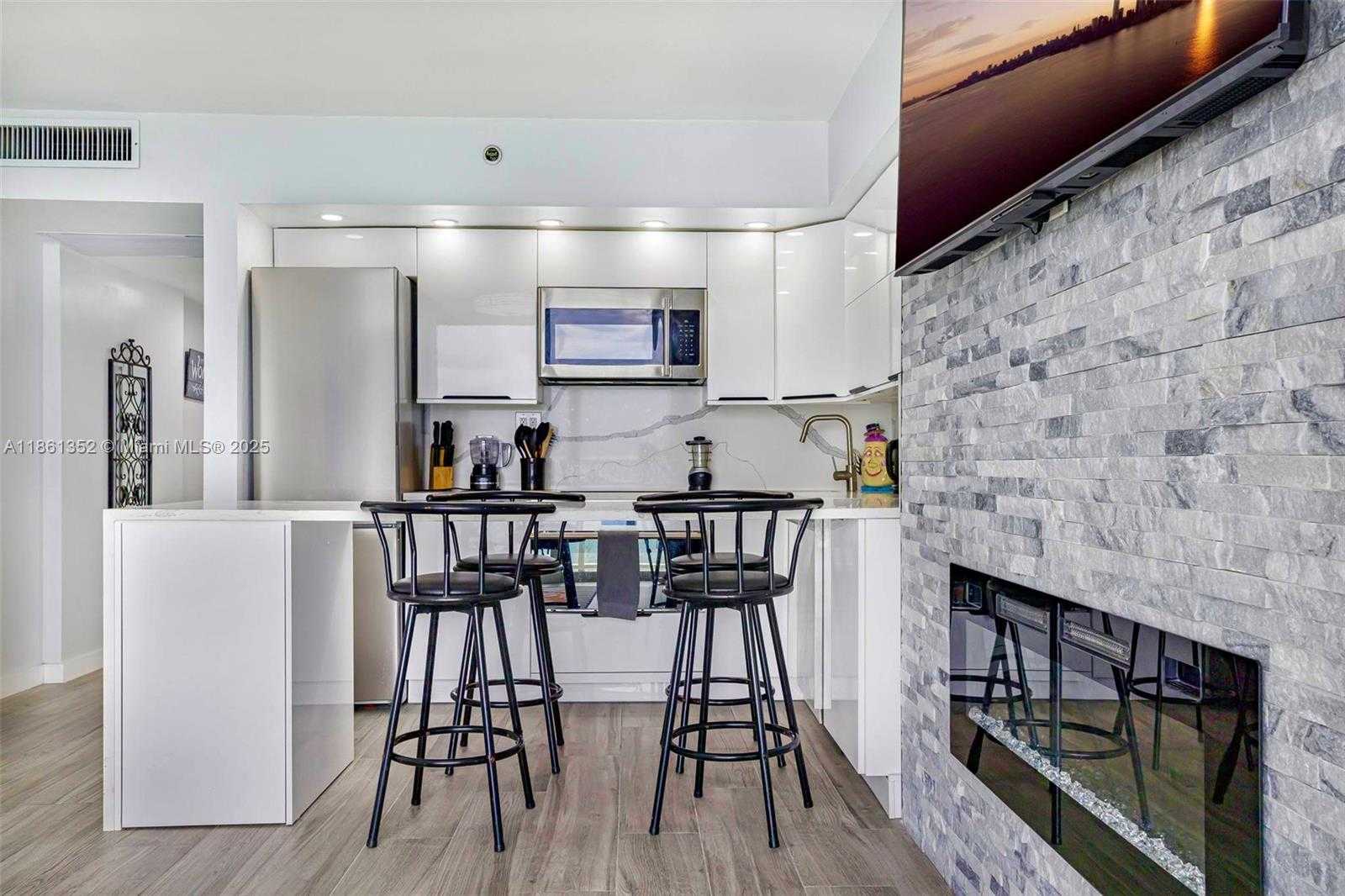 Small Image of 19201 COLLINS AVE #916, Sunny Isles Beach Number 15