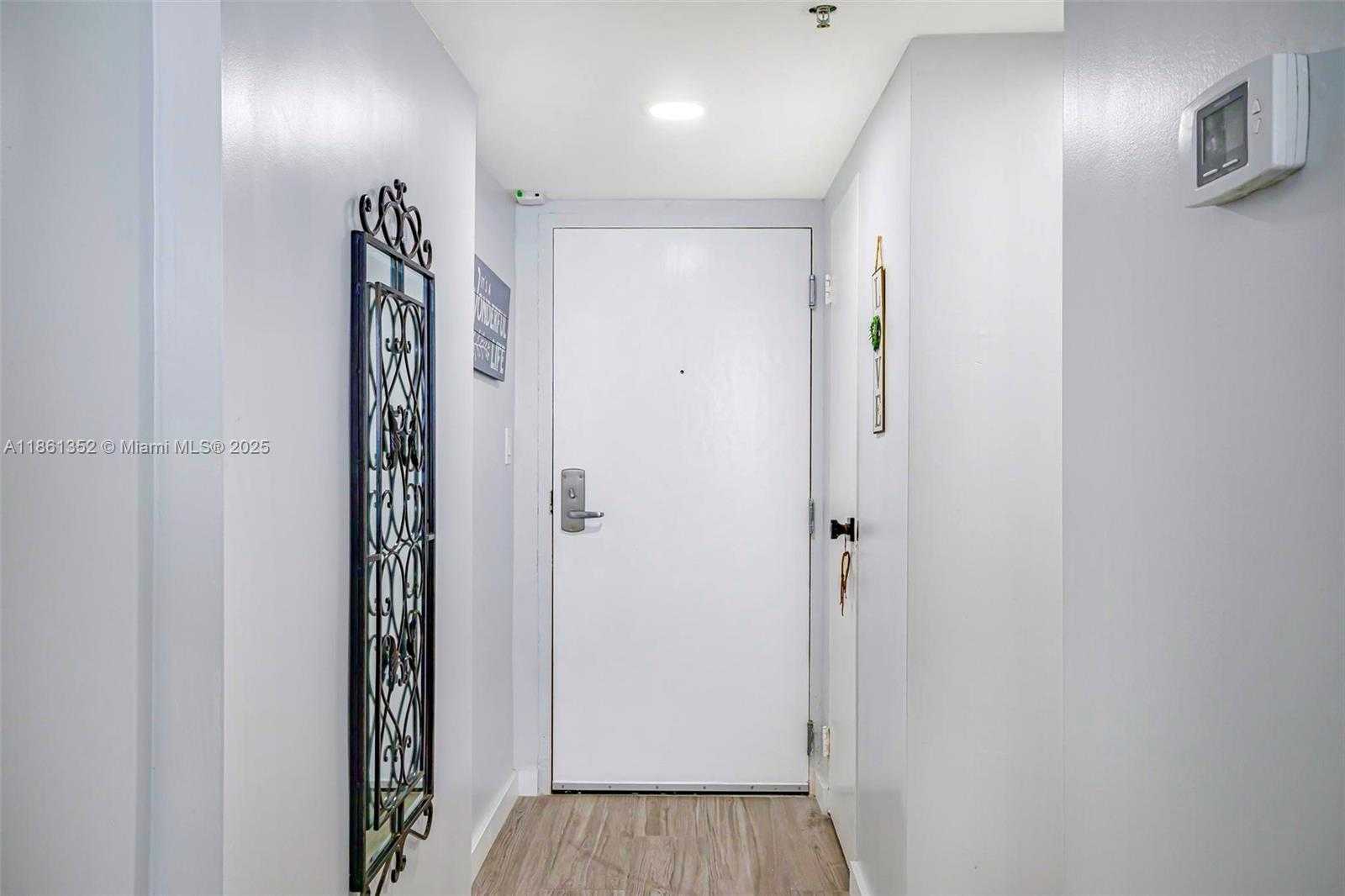Small Image of 19201 COLLINS AVE #916, Sunny Isles Beach Number 9