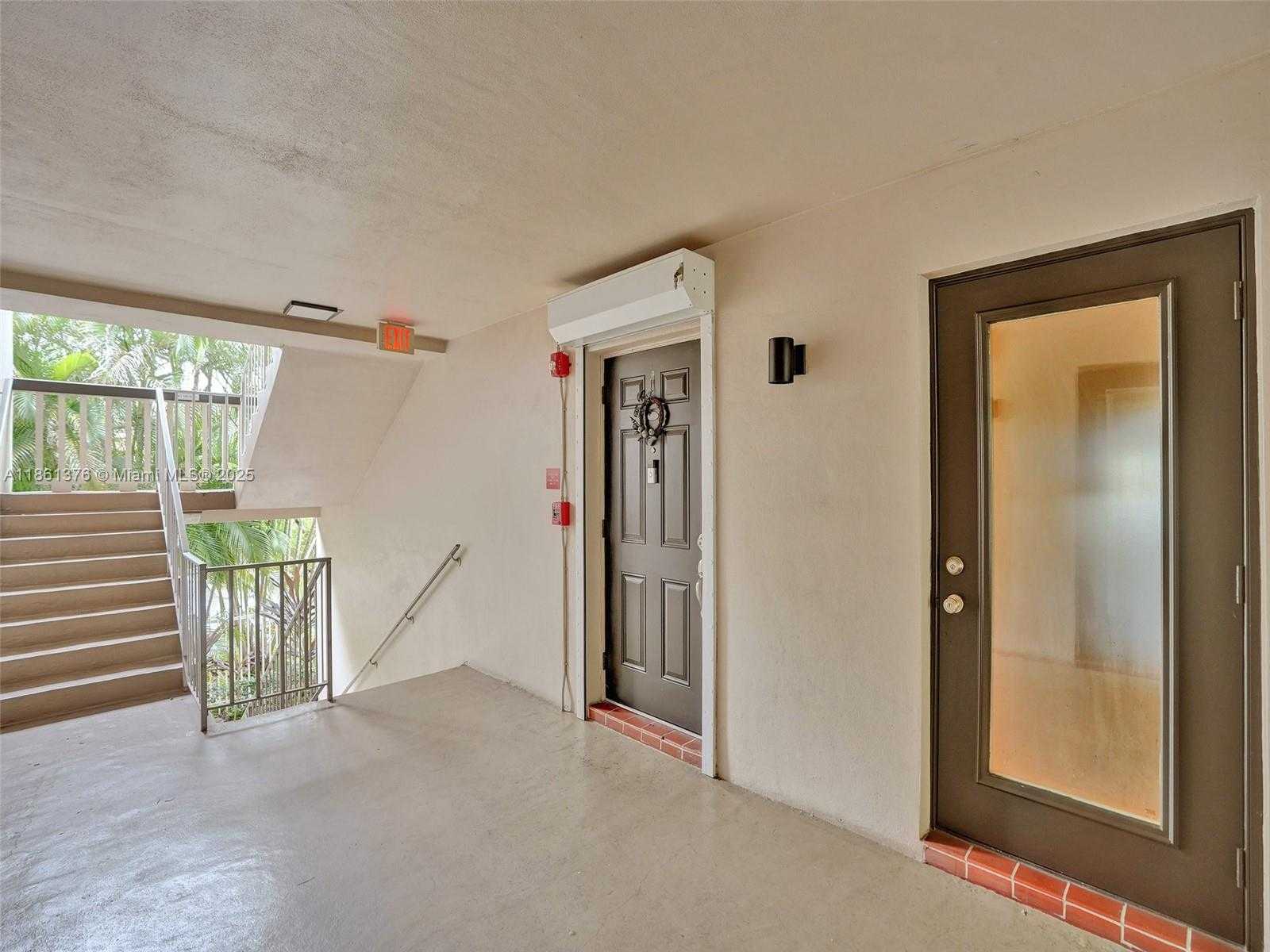 Small Image of 4900 WASHINGTON ST #203, Hollywood Number 2