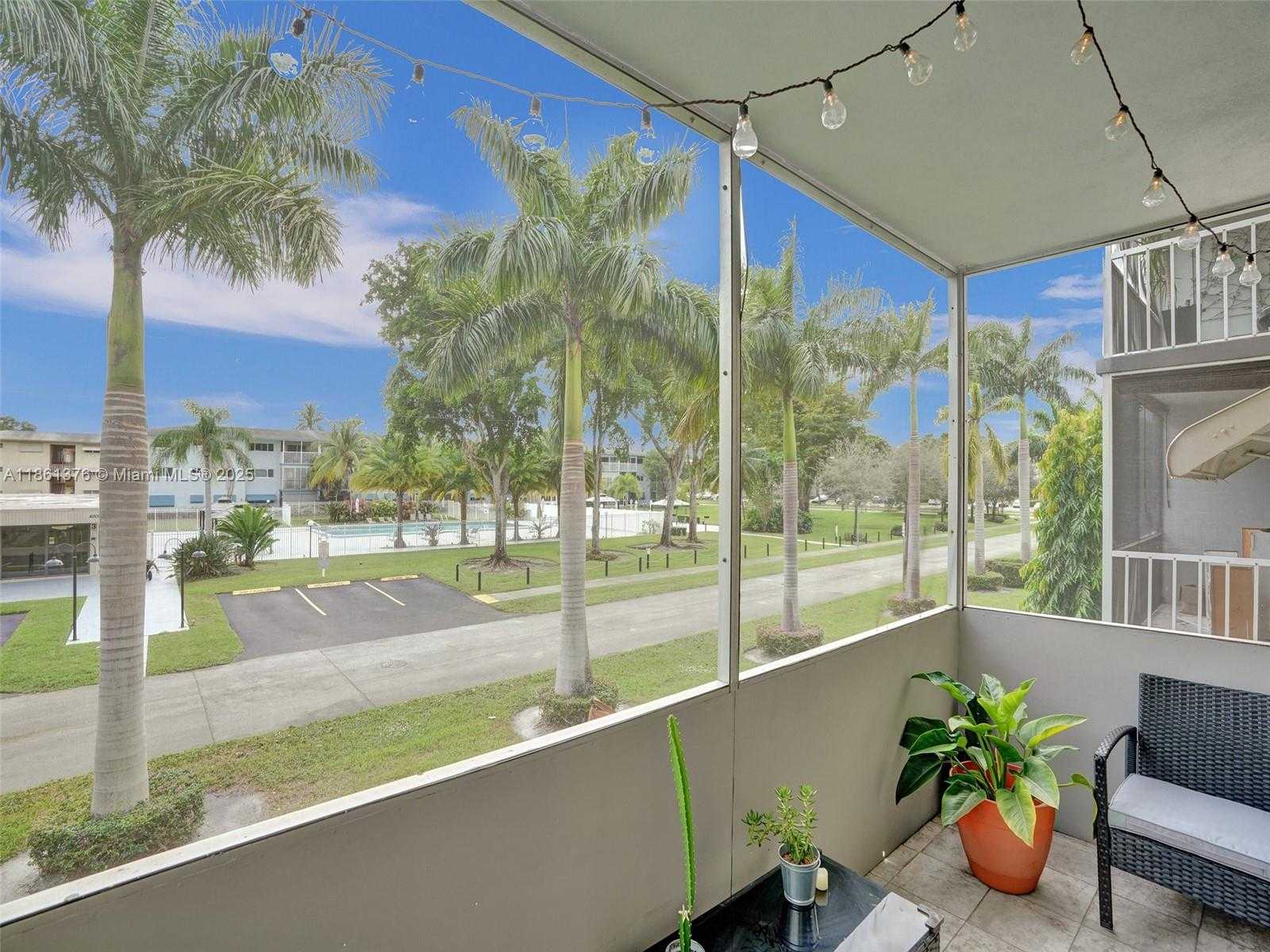 Small Image of 4900 WASHINGTON ST #203, Hollywood Number 24