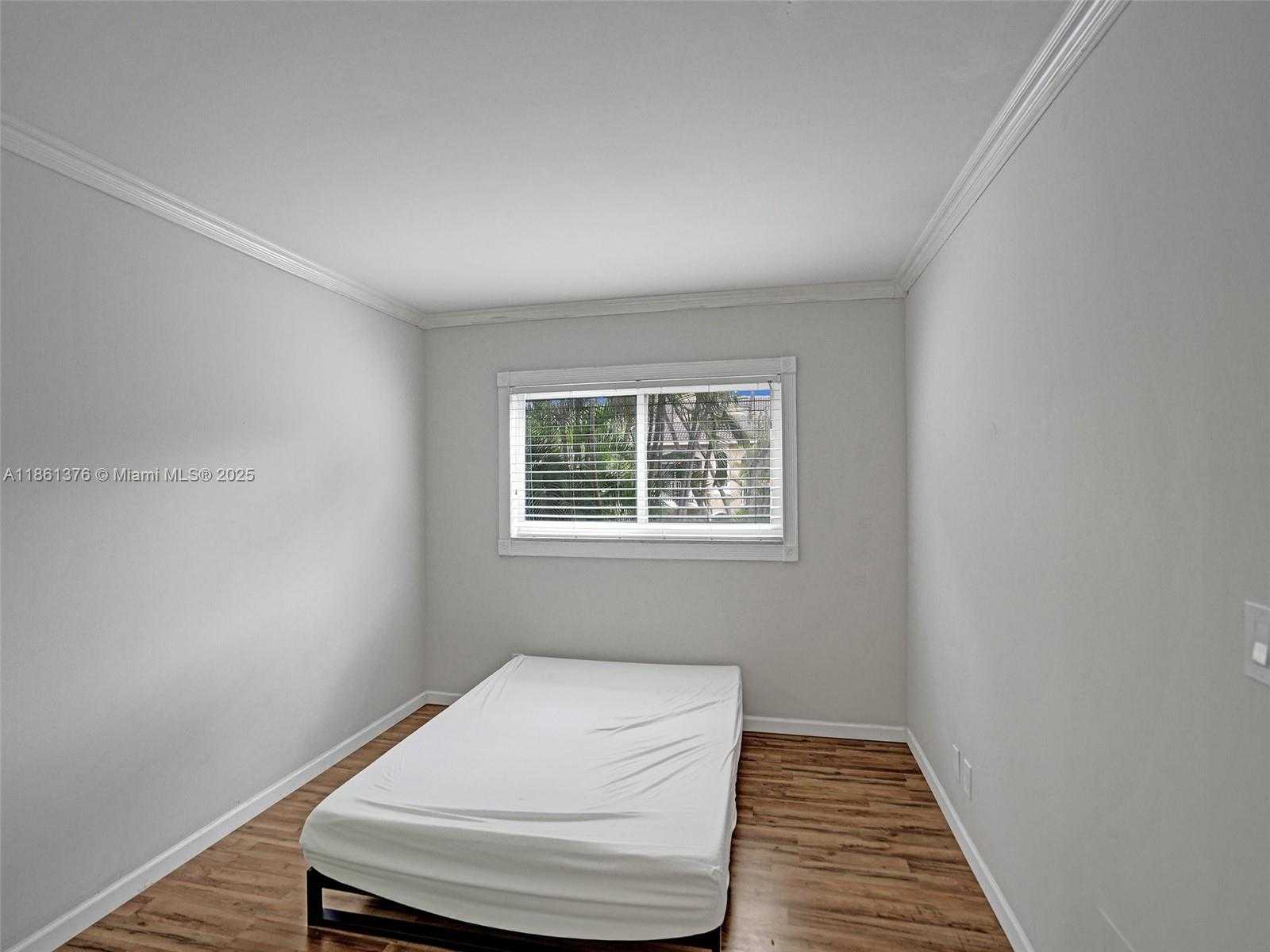 Small Image of 4900 WASHINGTON ST #203, Hollywood Number 28