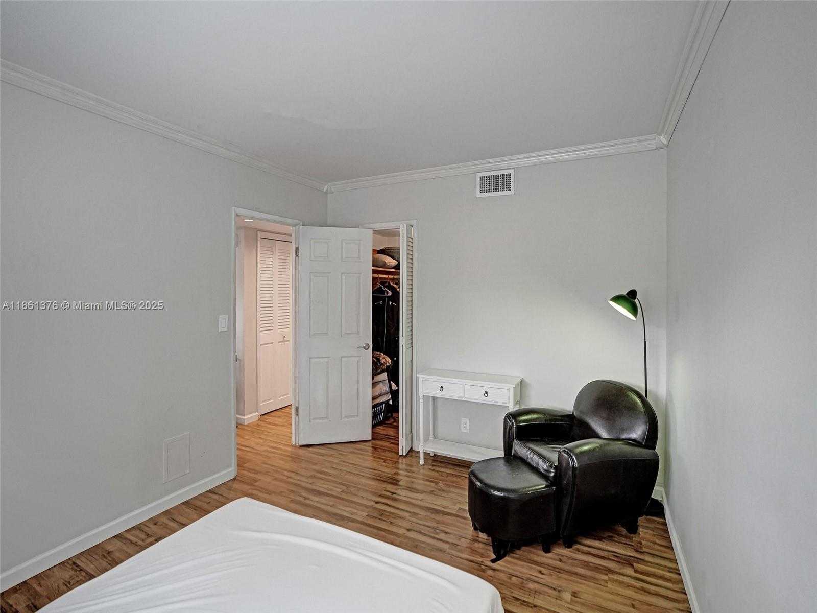 Small Image of 4900 WASHINGTON ST #203, Hollywood Number 30
