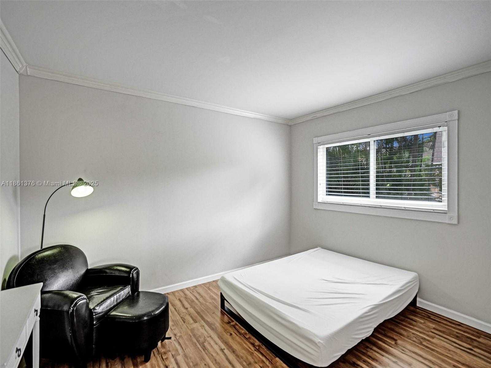 Small Image of 4900 WASHINGTON ST #203, Hollywood Number 31