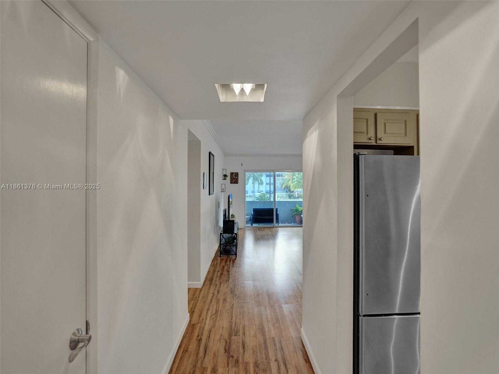 Small Image of 4900 WASHINGTON ST #203, Hollywood Number 4