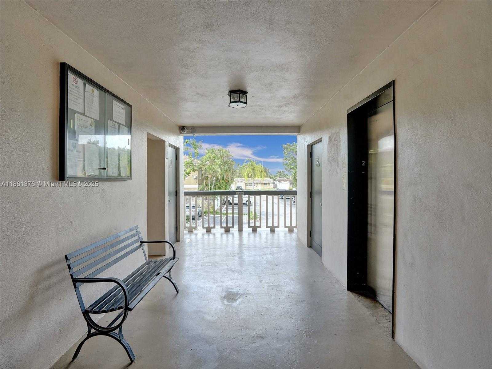 Small Image of 4900 WASHINGTON ST #203, Hollywood Number 44