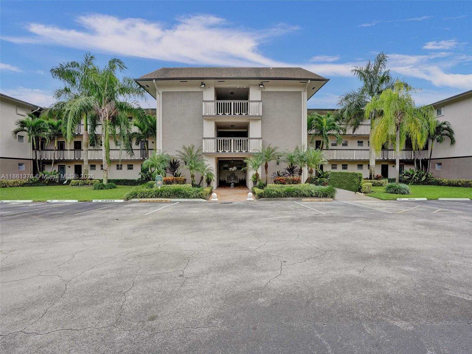 Small Image of 4900 WASHINGTON ST #203, Hollywood Number 53