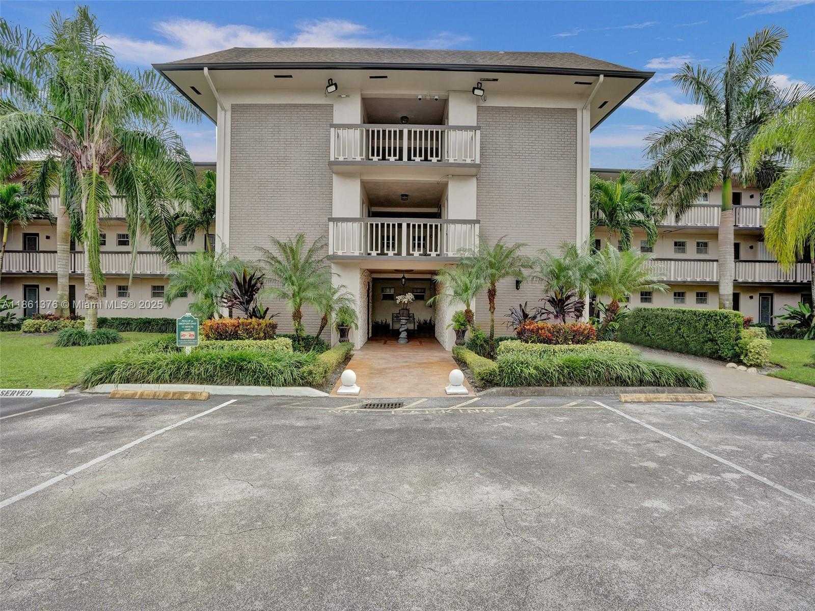Small Image of 4900 WASHINGTON ST #203, Hollywood Number 54