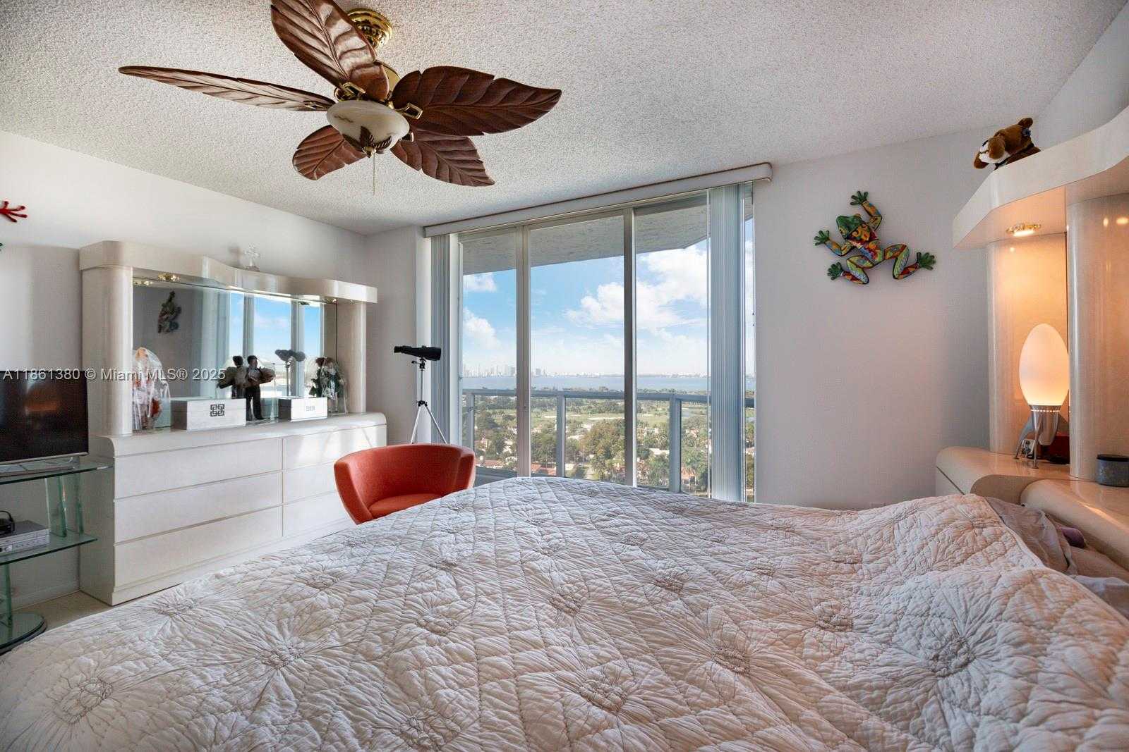 Small Image of 5900 COLLINS AVE #2105, Miami Beach Number 13