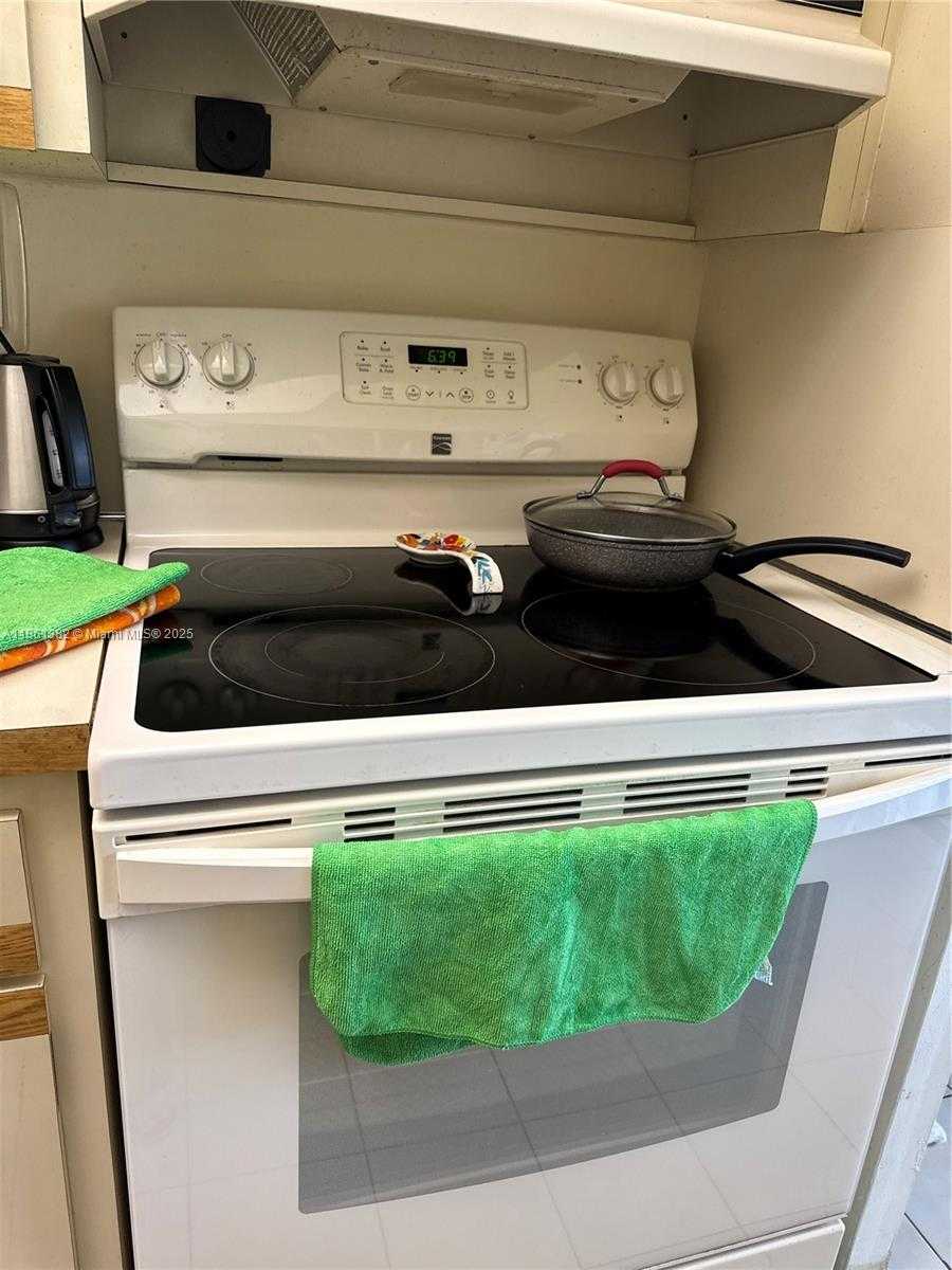 Small Image of 9350 WEST FLAGLER ST #105A, Miami Number 6